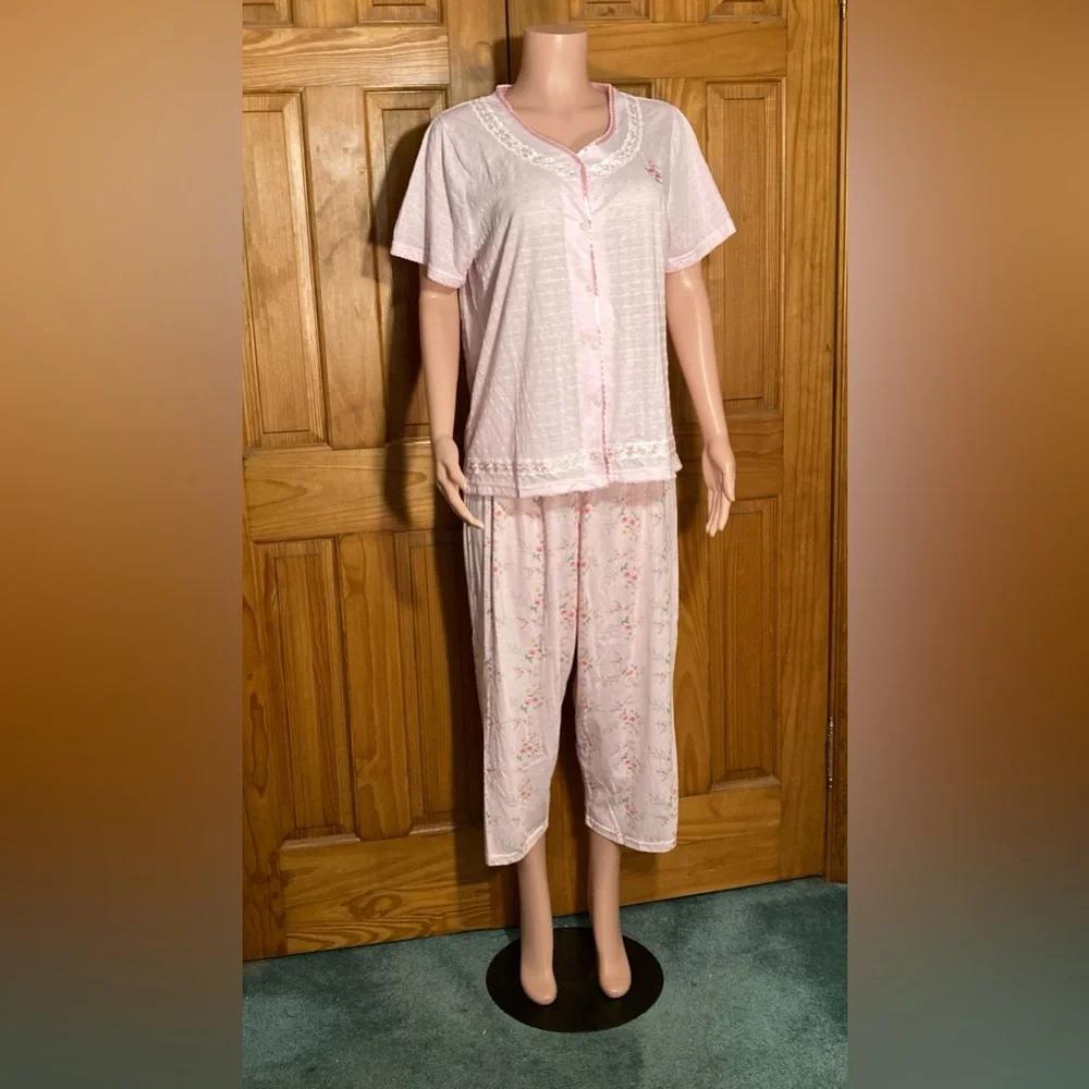 NWOT Blair Pajama Top and Cropped Bottoms Set Size L